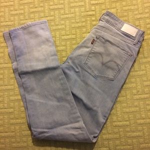 Levi’s Mid Rise Skinny Jean